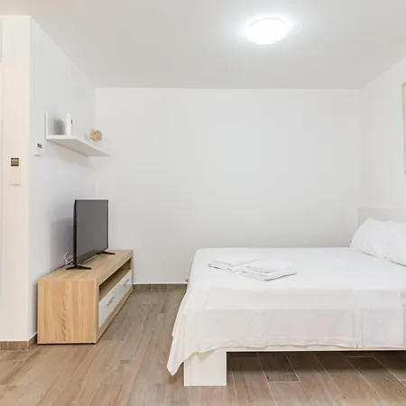 Anna Apartman